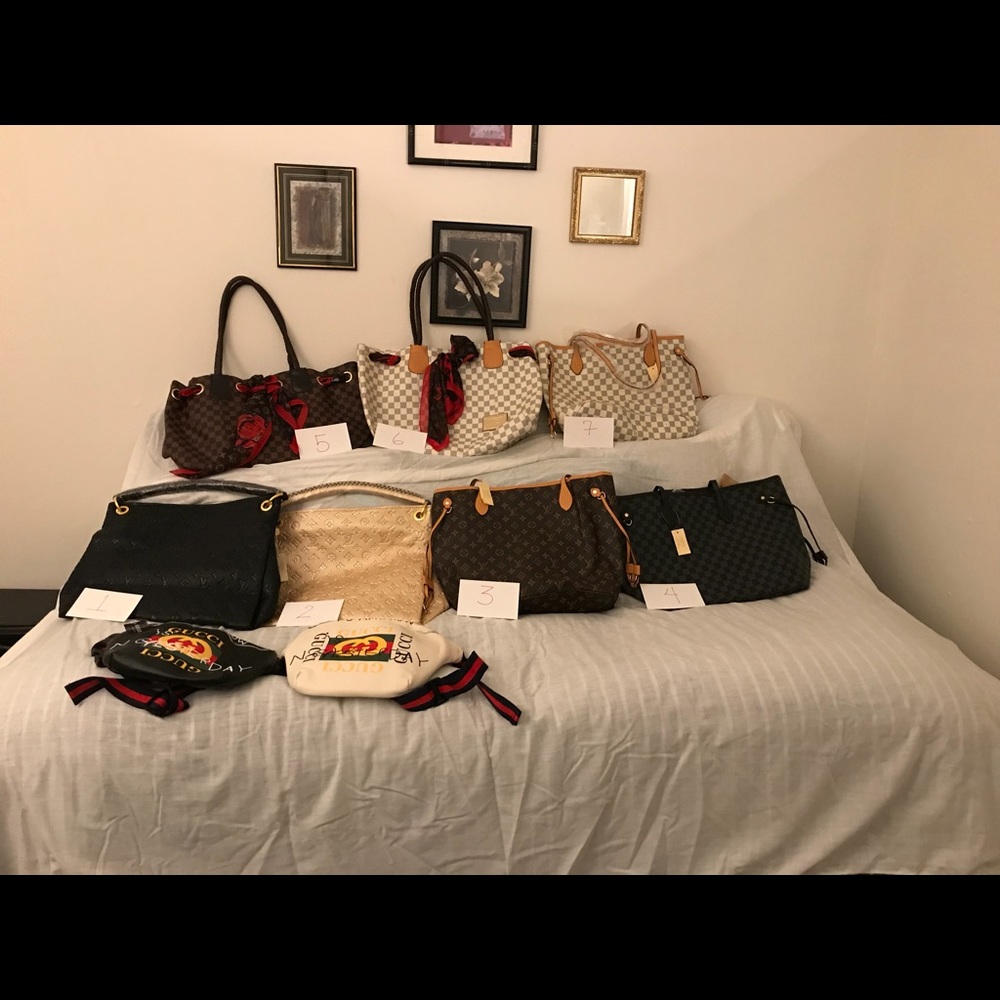 Purses - Picture 4 of 4